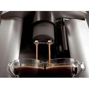 DeLonghi ESAM 3200 S Magnifica kann auch zwei Kaffees gleichzeitig